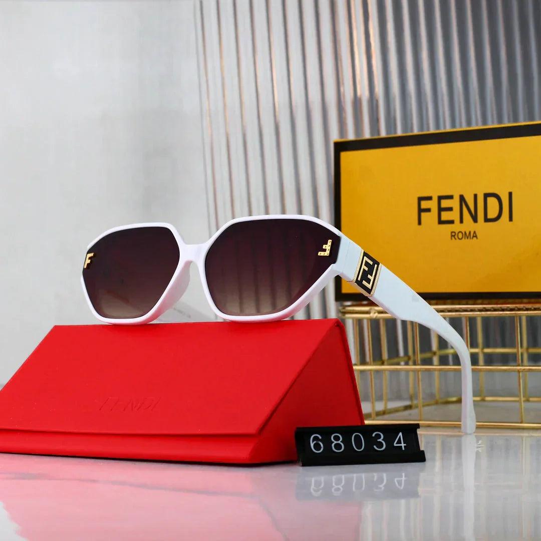 2025 Fashionable street style sunglasses