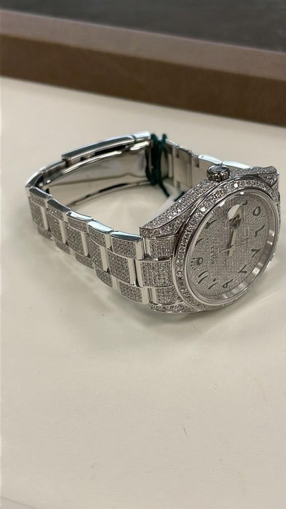 44mm Datejust watch, fully set with diamonds, 2015 model, quartz watch, water resistant to 20 meters.