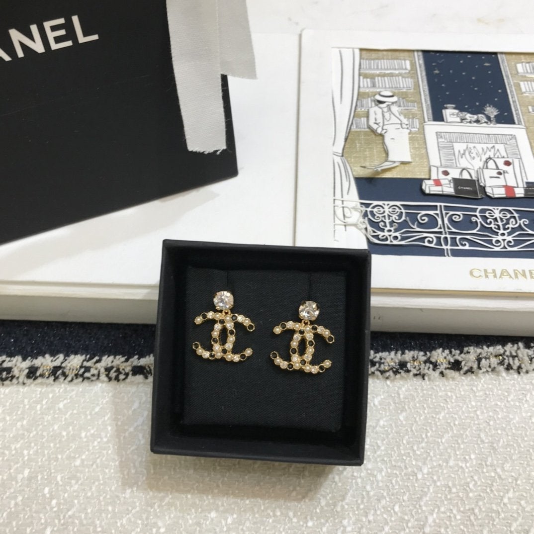 2025 Black and White Crystal Earrings