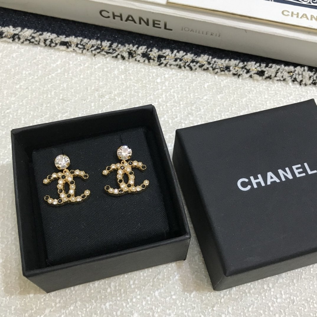 2025 Black and White Crystal Earrings
