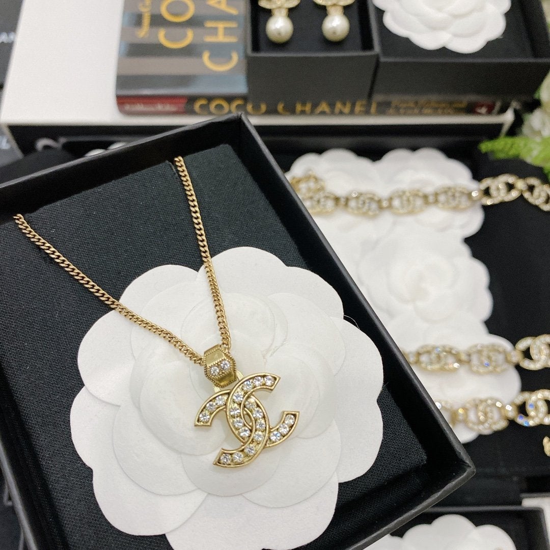 2025 Luxury Double C Pendant Crystal Necklace
