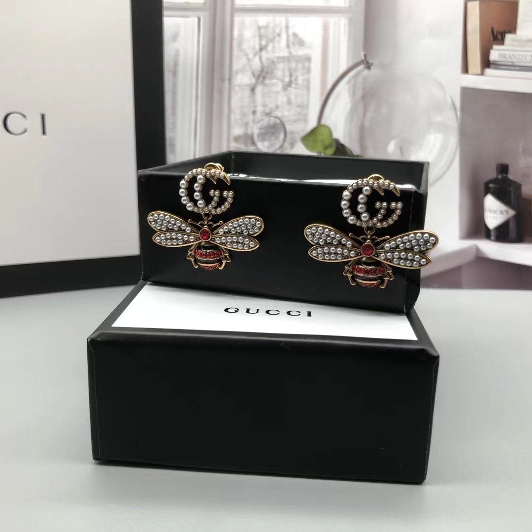 2025 Fashion Rhinestone Little Bee Pendant Earrings