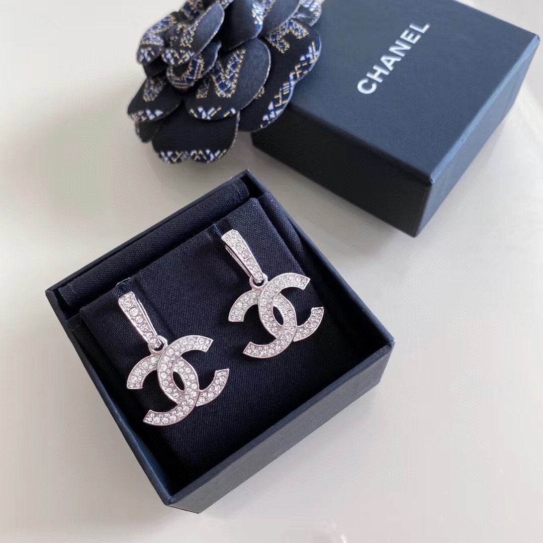 2025 Elegant Rhinestone Double C Pendant Earrings