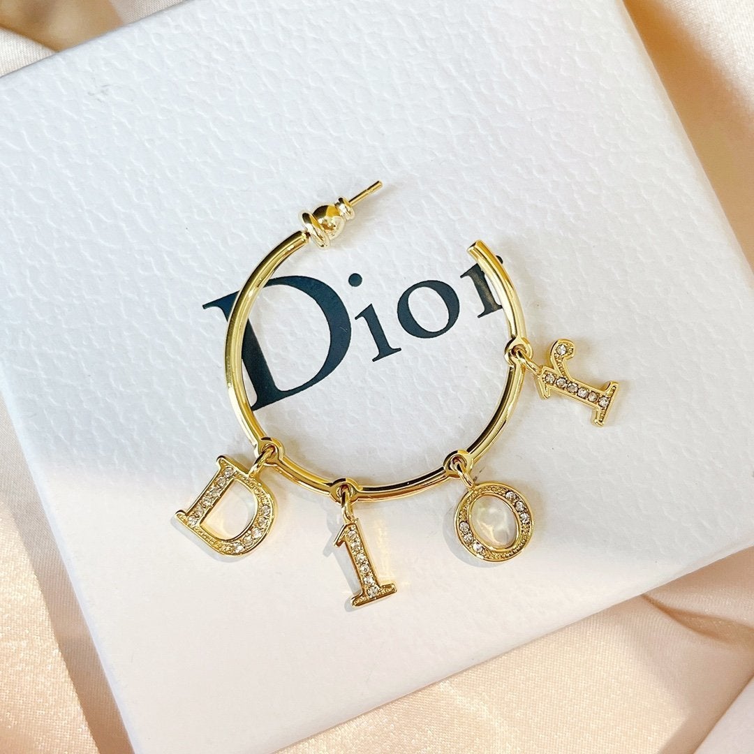 2025 Vintage hook-shaped letter pendant earrings