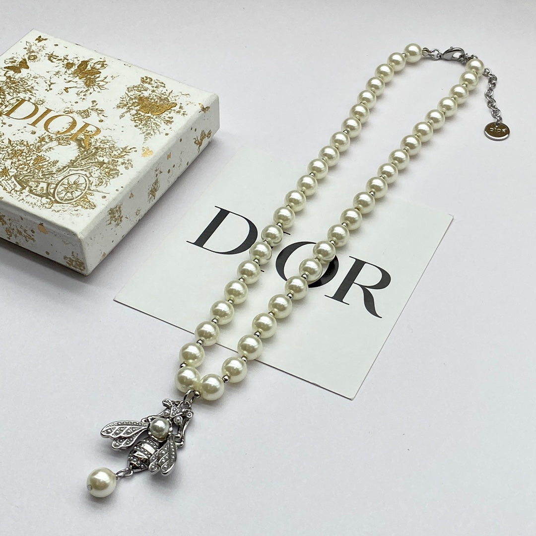 2025 Pearl Bee Pendant Necklace