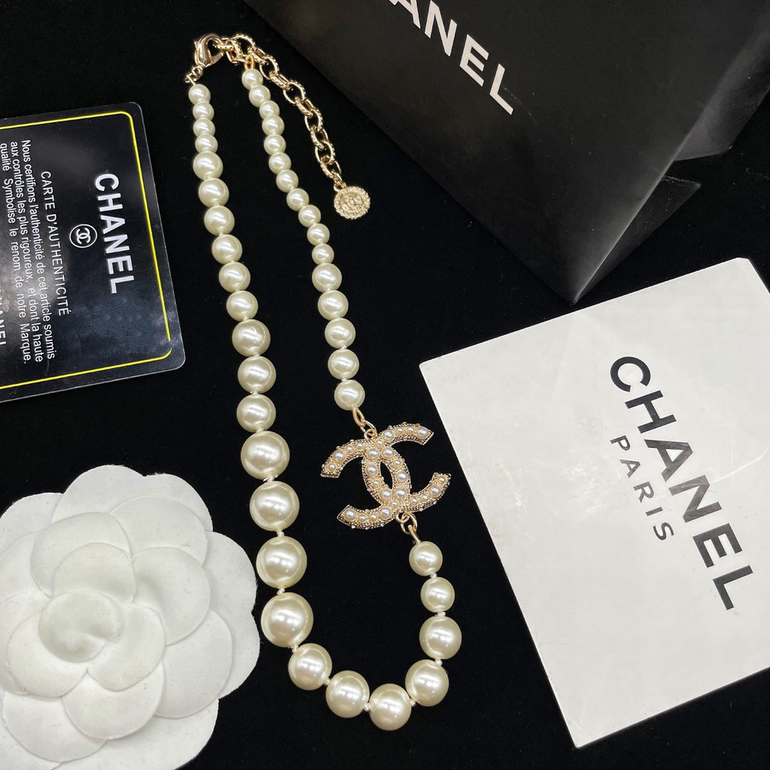2025 Fashion CC pearl necklace