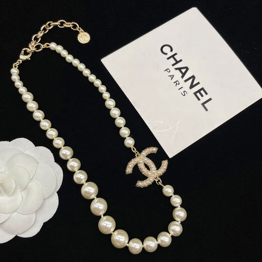 2025 Fashion CC pearl necklace