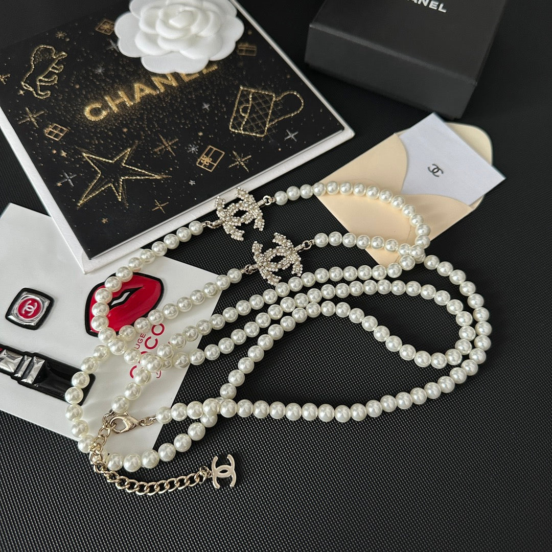 2025 Fashion double CC pearl pendant necklace