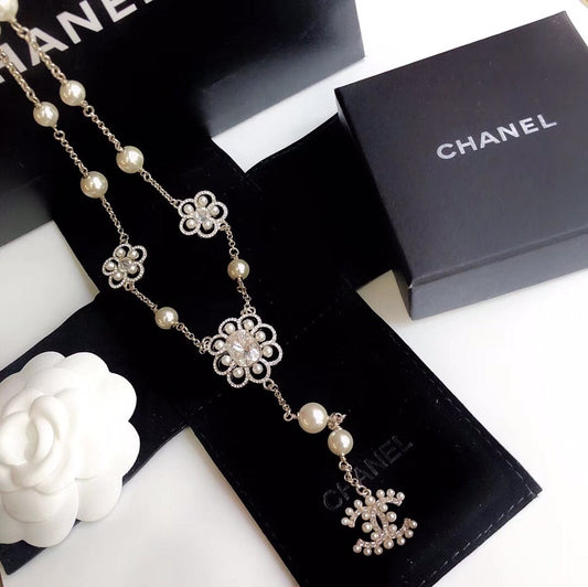 2025 Fashion Flower Letter Pearl Necklace