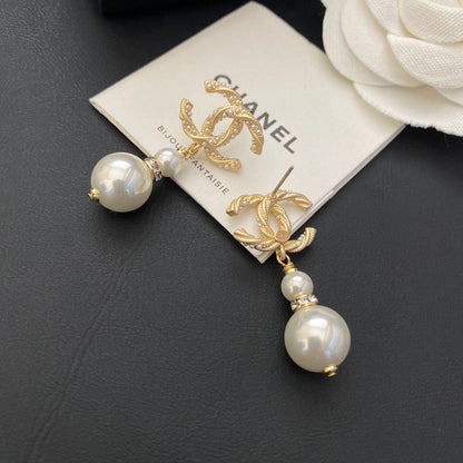 2025 Pearl Pendant Earrings