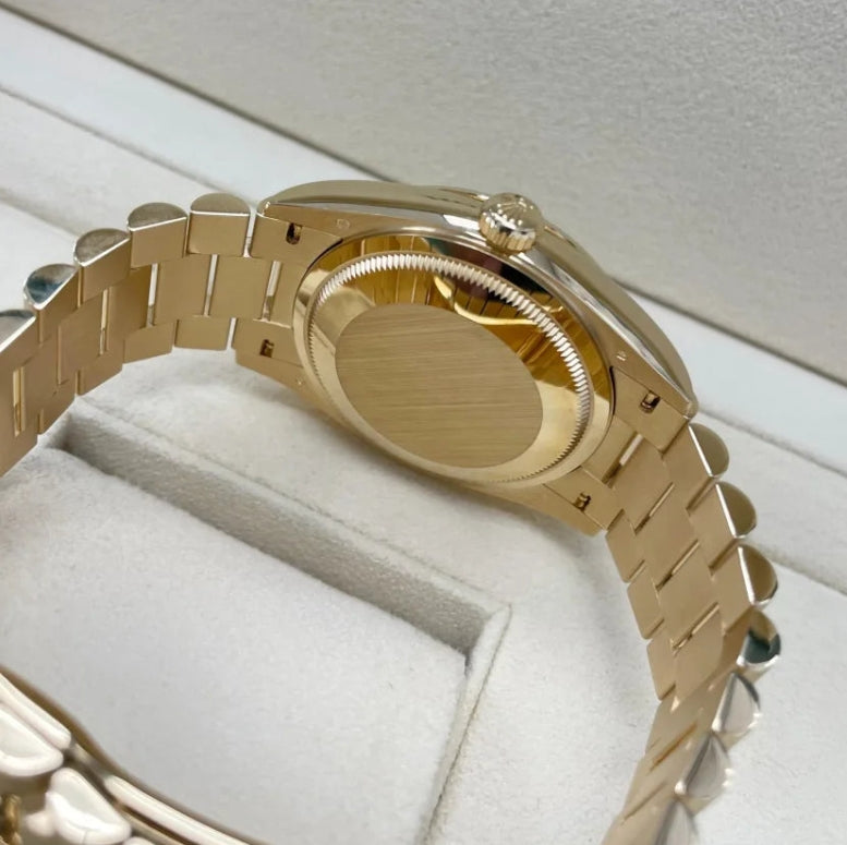 Women And Man Day Date heaven How stunning is this 36-40mm Datejust with a mother of pearl dial watch