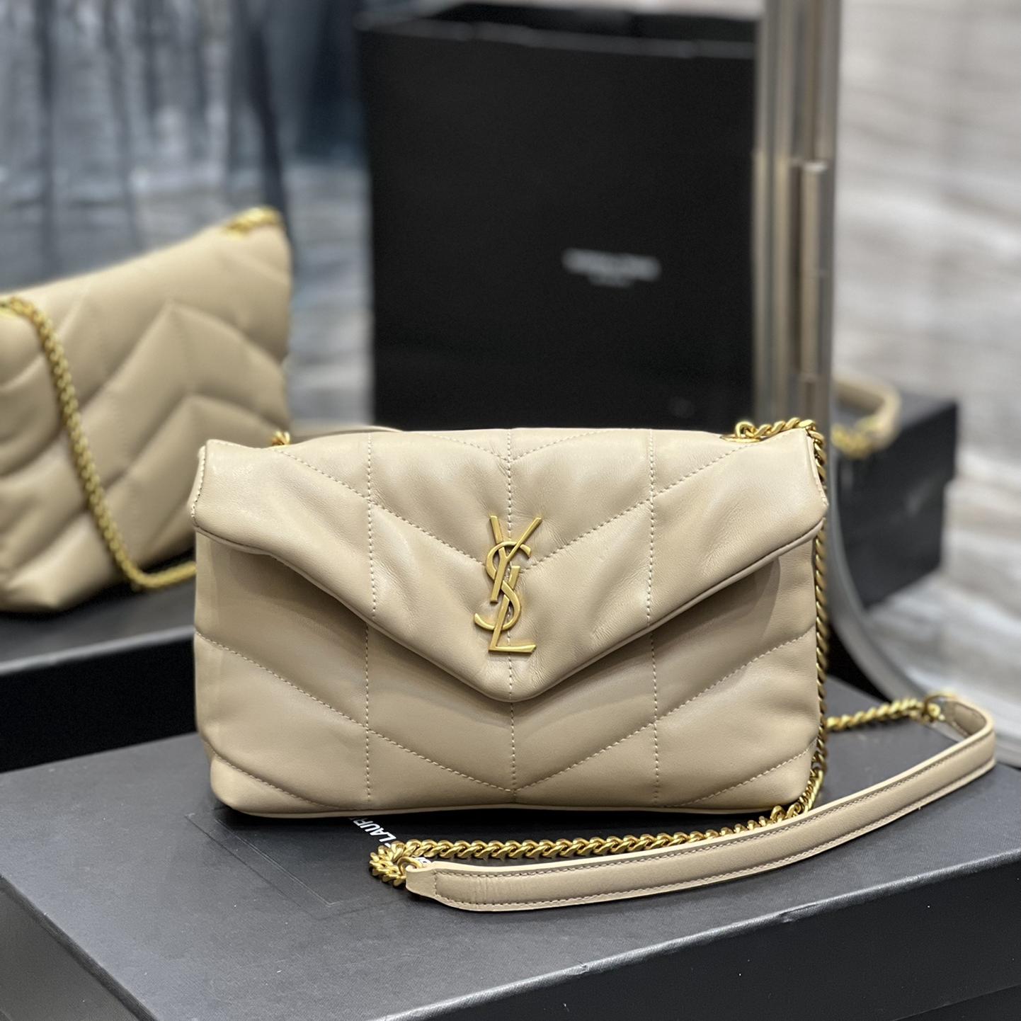 2025 Bag Classic Envelope Bag W3929