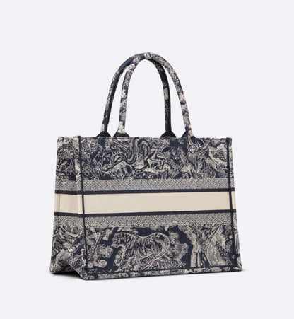 2025 Bag MEDIUM D BOOK TOTE