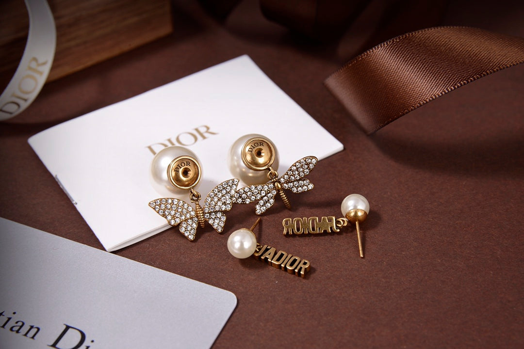 2025 Classic Bee Collection Pearl Earrings