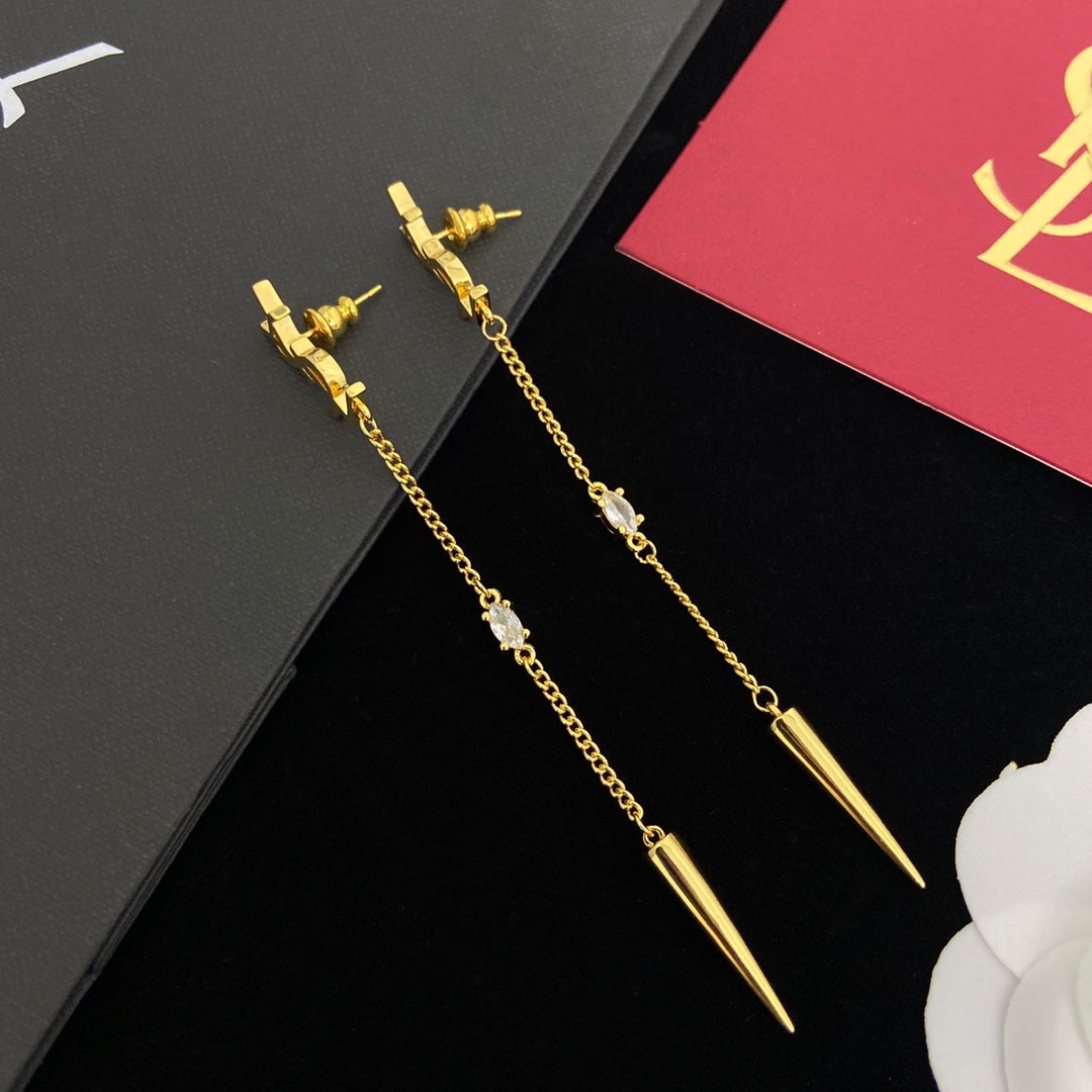 2025 Temperament Chain Logo Earrings