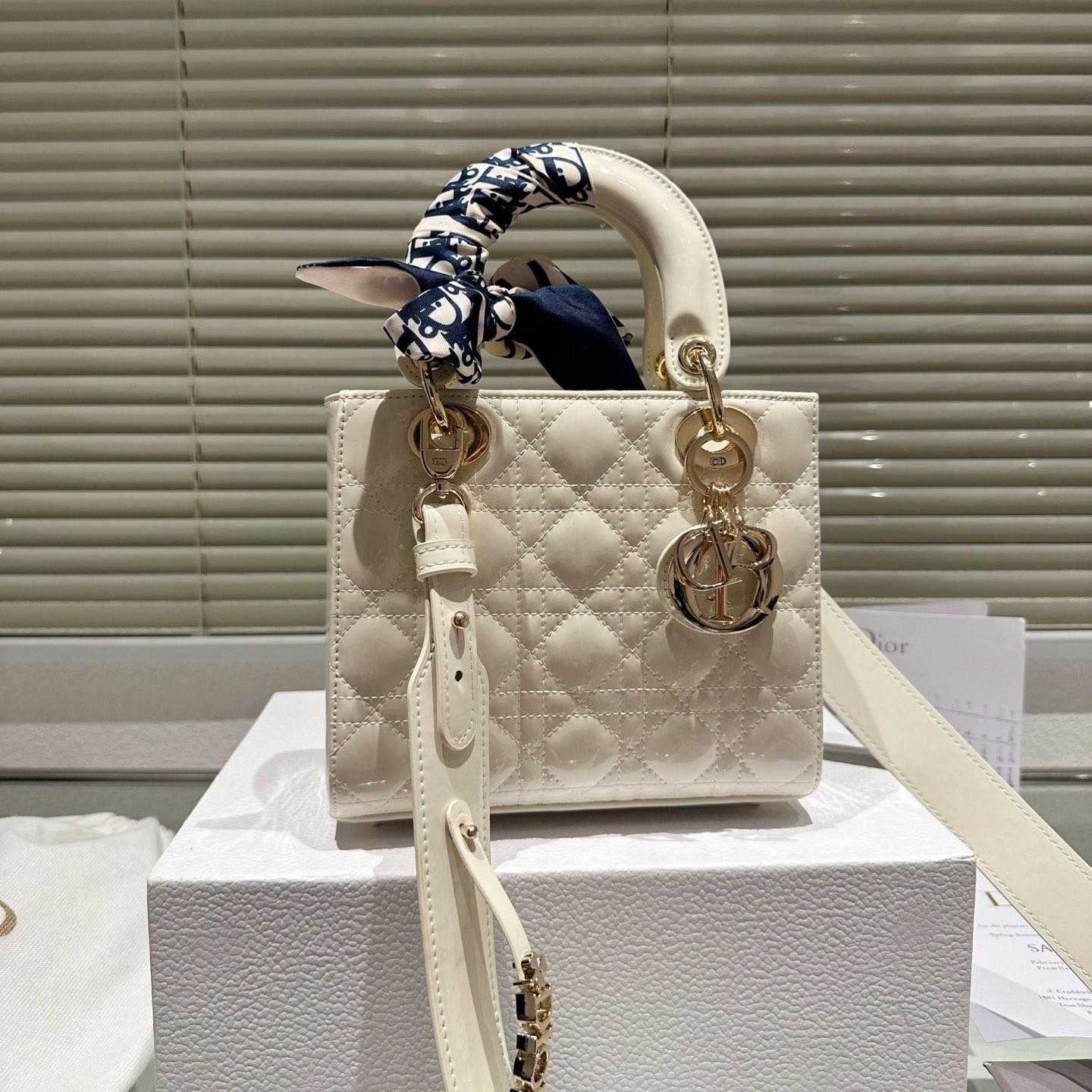 2025 Bag Stylish Top-handle Bag W168