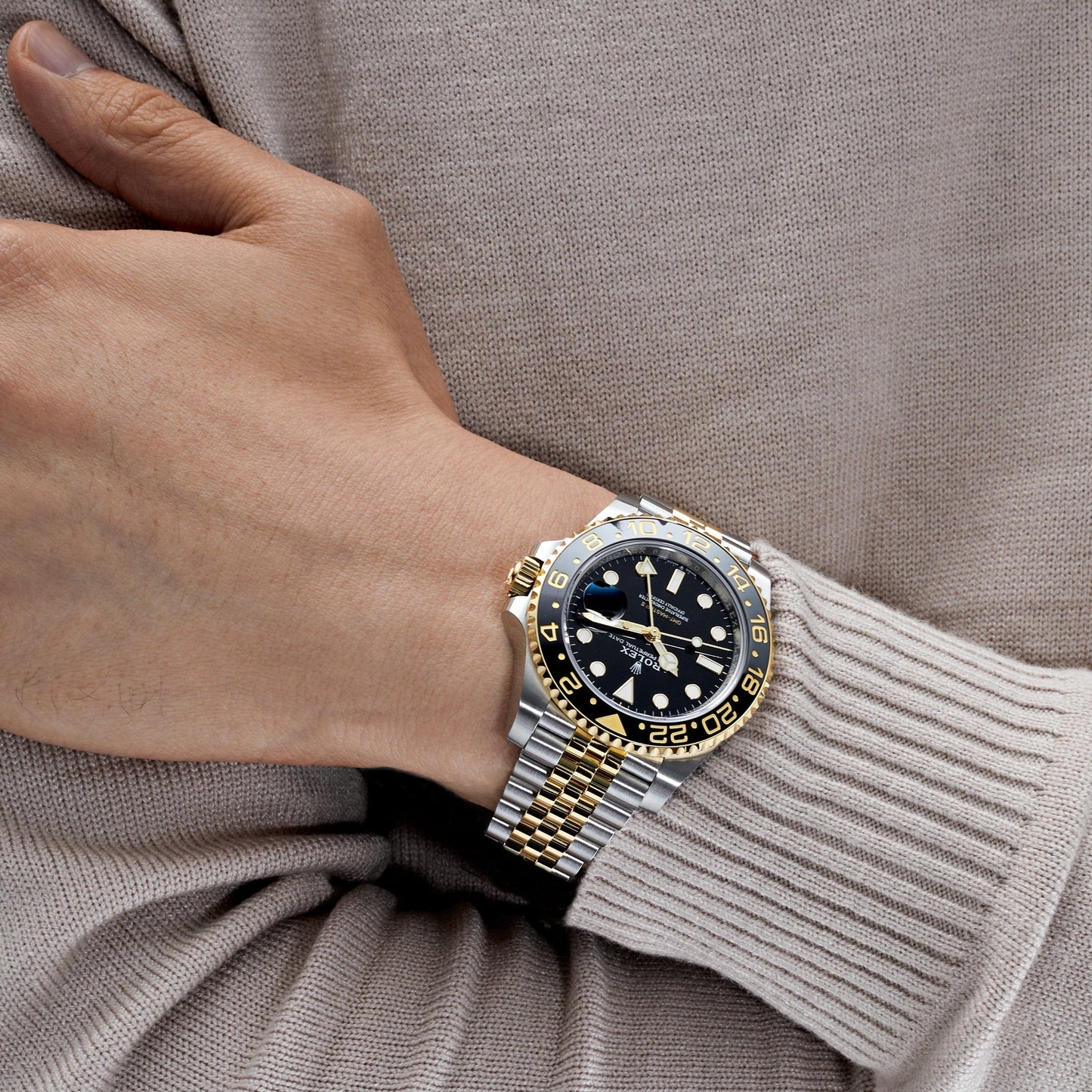 2025 Watch GMT-Master II 126713GRNR Stainless Steel Yellow Gold Black Dial Jubilee (2024)